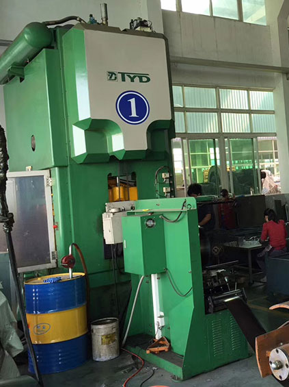 How to choose a suitable feeder for a high speed punch