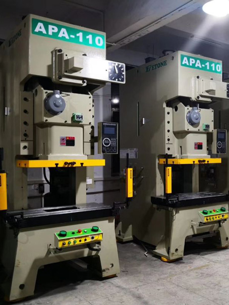 What parameters should be paid attention to when choosing a high-speed punch manufacturer?